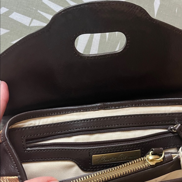 Kenneth Cole Retro Leather purse - Picture 10 of 16